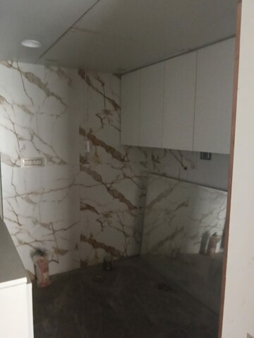 Attached Bathroom in 4 BHK Apartment at Hiranandani Castle Rock, Powai – for Sale