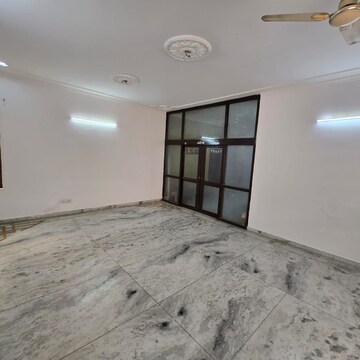 Room in 5 BHK Independent House at Sector 21c – for Rent