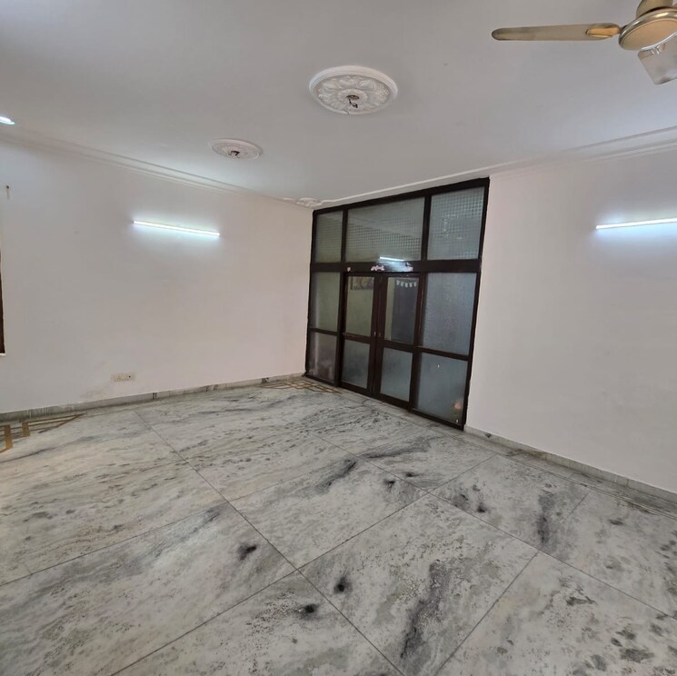 Room, sector 21c 5 Bedroom 500 Sq.Yd. Independent House In Sector 21c Faridabad 8874221