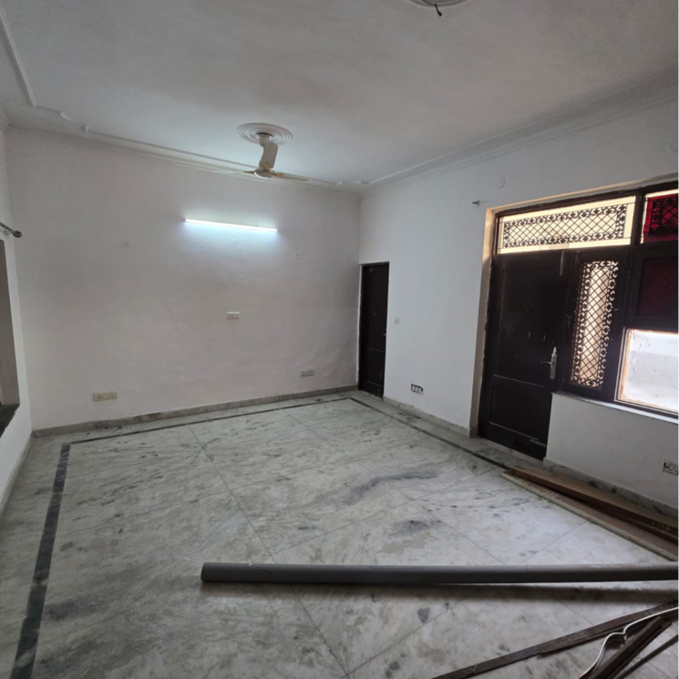 Room, sector 21c 5 Bedroom 500 Sq.Yd. Independent House In Sector 21c Faridabad 8874221