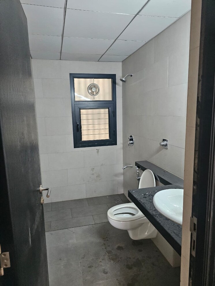 Bathroom, sobha-city-gurgaon 3 Bedroom 1710 Sq.Ft. Apartment In Sector 108 Gurgaon 8874197