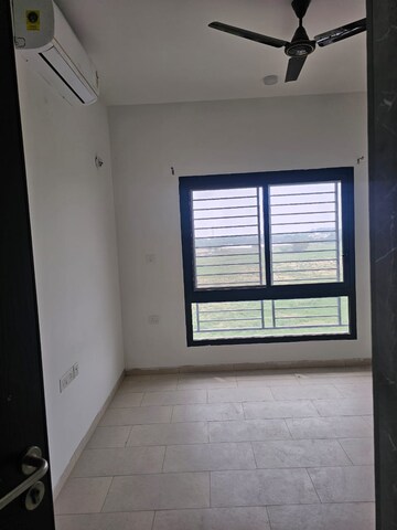 Room in 3 BHK Apartment at Sobha City Gurgaon, Sector 108 – for Rent