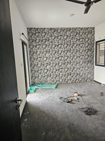 Room in 3 BHK Apartment at Sobha City Gurgaon, Sector 108 – for Rent