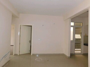 Room in 3 BHK Apartment at Wave Executive Floors, Wave City – for Rent
