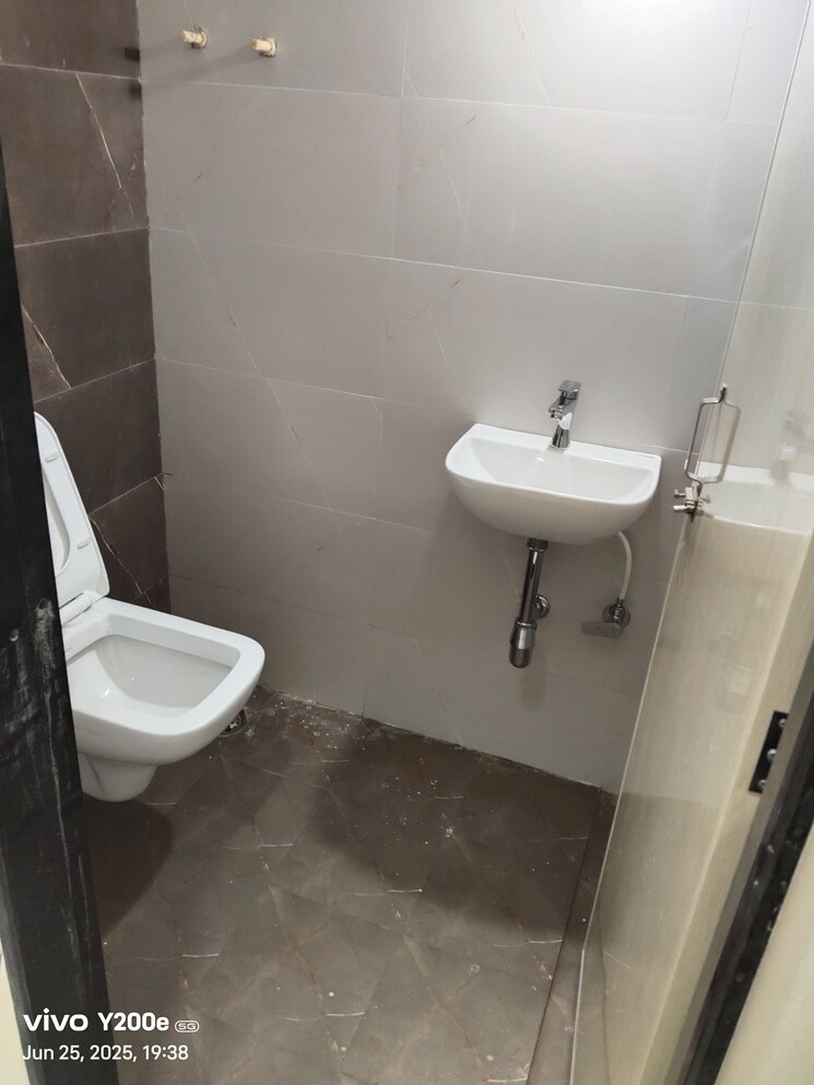 Attached Bathroom, elegant-yashraj-heights 2 Bedroom 1200 Sq.Ft. Apartment In Ghansoli Navi Mumbai 8874223