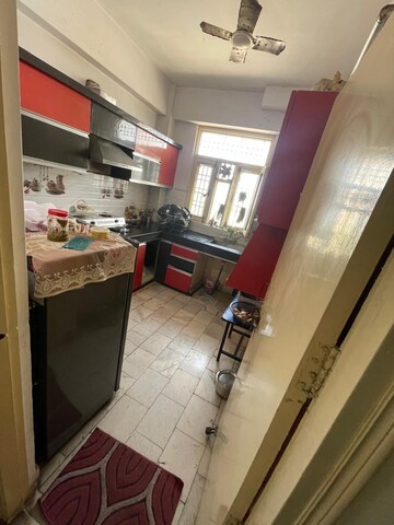 Kitchen in 3 BHK Apartment at Gomti Nagar – for Rent