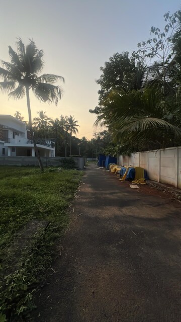 Parking in  Plot at Kuttoor – for Sale