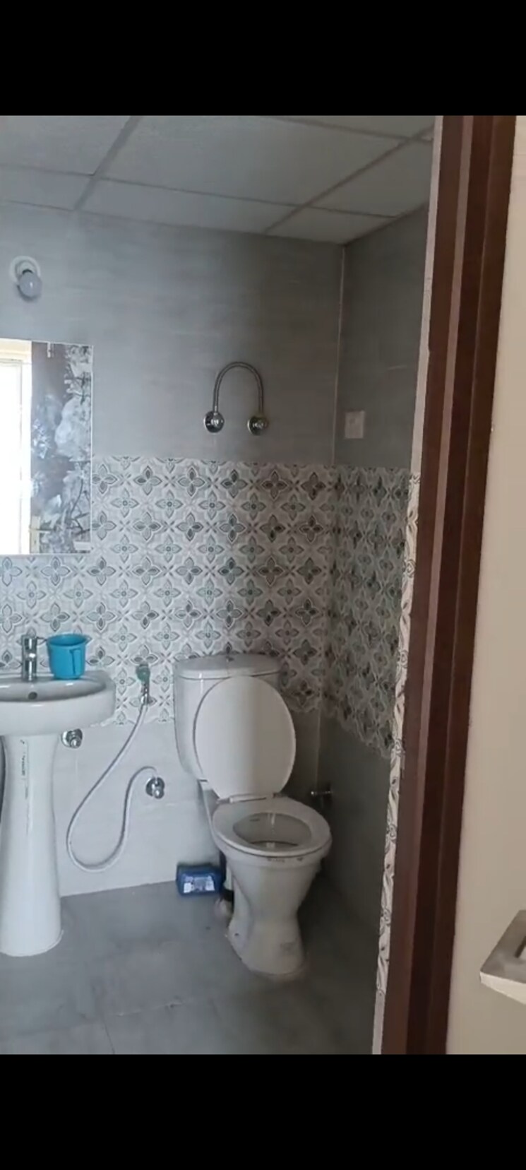 Bathroom, wave-dream-homes 2 Bedroom 808 Sq.Ft. Apartment In Wave City Ghaziabad 8874286