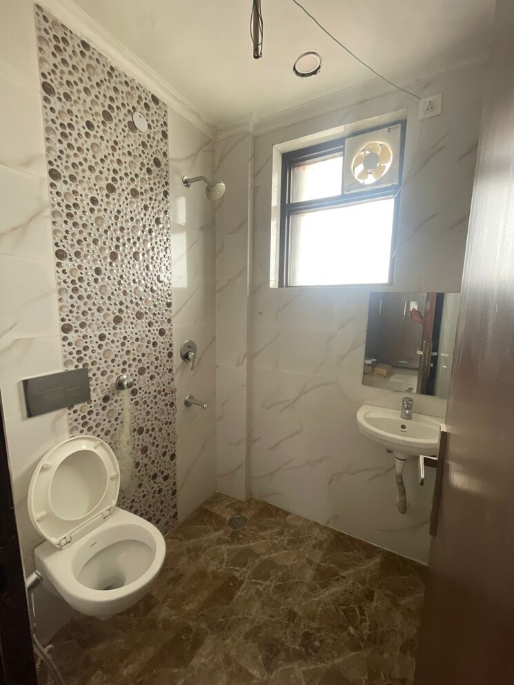 Bathroom, sector 56 3 Bedroom 1550 Sq.Ft. Builder Floor In Sector 56 Gurgaon 8874337