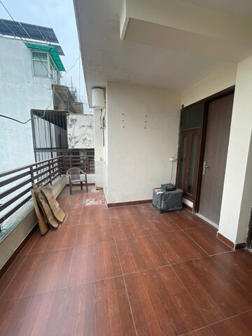 Balcony in 3 BHK Builder Floor at Sector 56 – for Rent