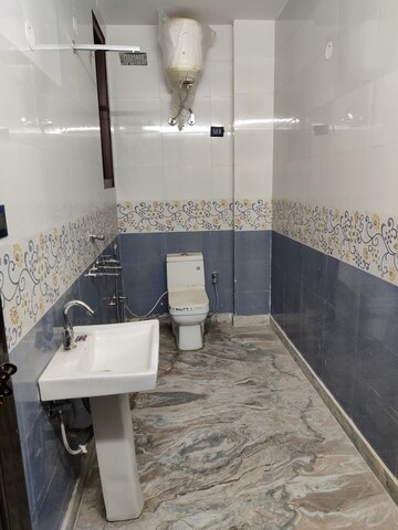 Master Bedroom in 2 BHK Builder Floor at Jangpura – for Rent