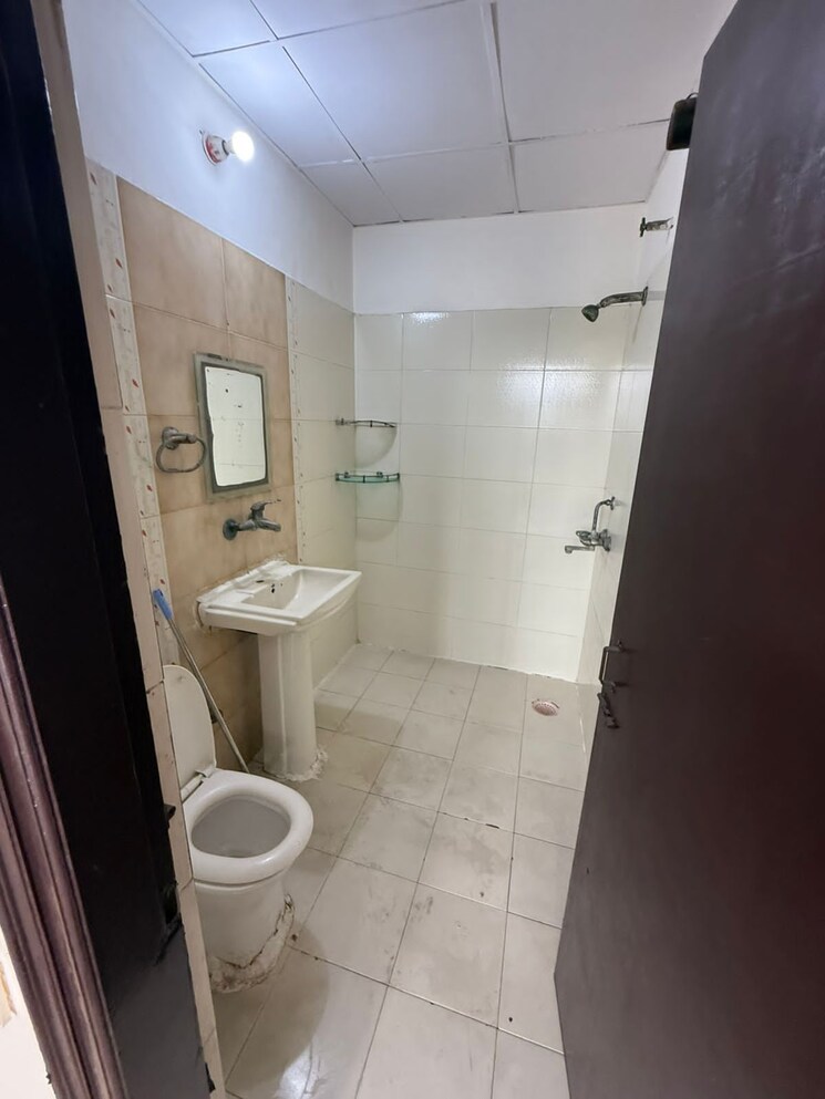 Master Bedroom, arihant-harmony 3 Bedroom 1600 Sq.Ft. Apartment In Ahinsa Khand 2 Ghaziabad 8874346