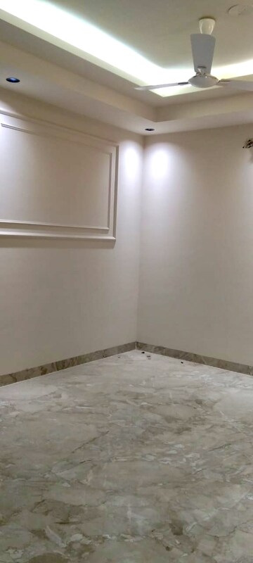 Room in 3 BHK Builder Floor at Chattarpur – for Rent