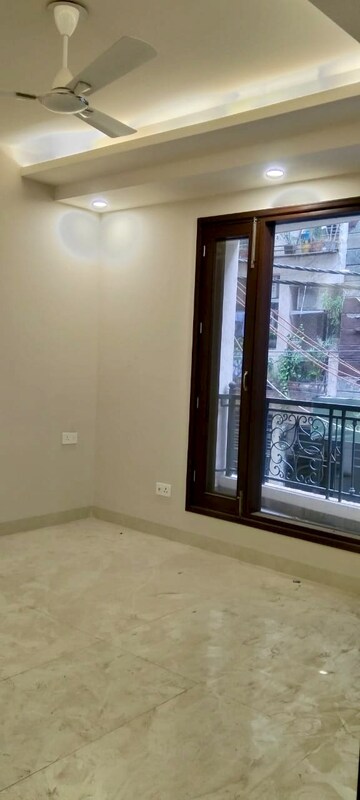 Room in 3 BHK Builder Floor at Chattarpur – for Rent