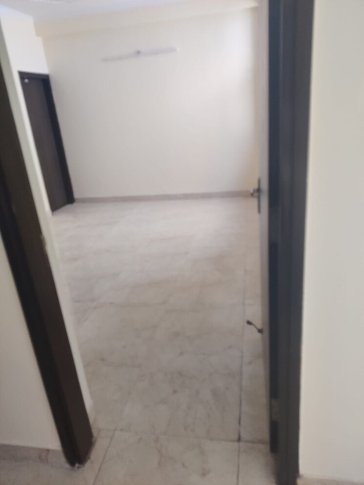 Room, green park extension 6+ Bedroom 400 Sq.Yd. Independent House In Green Park Extension Delhi 8874269