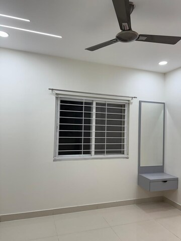 Room in 3.5 BHK Apartment at Prestige Tranquil, Kokapet – for Rent