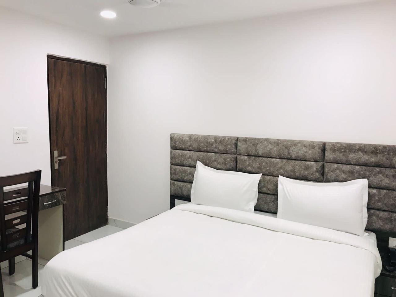 2 BHK Apartment For Rent in Vikas Puri