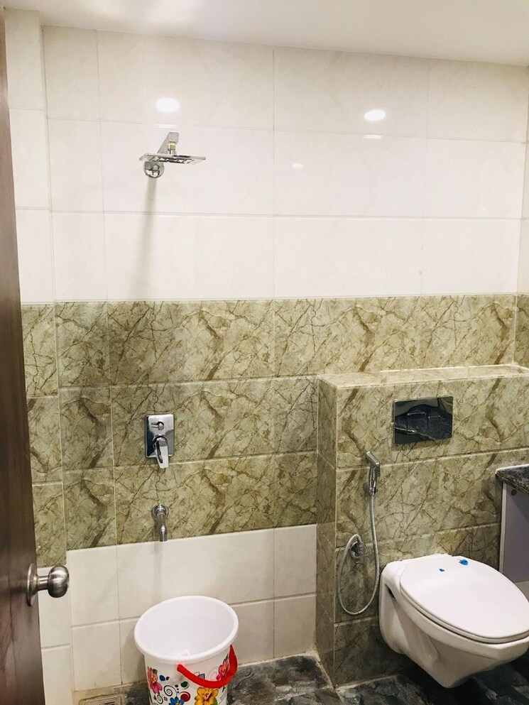 Bathroom, vikas puri 2 Bedroom 800 Sq.Ft. Apartment In Vikas Puri Delhi 8874379