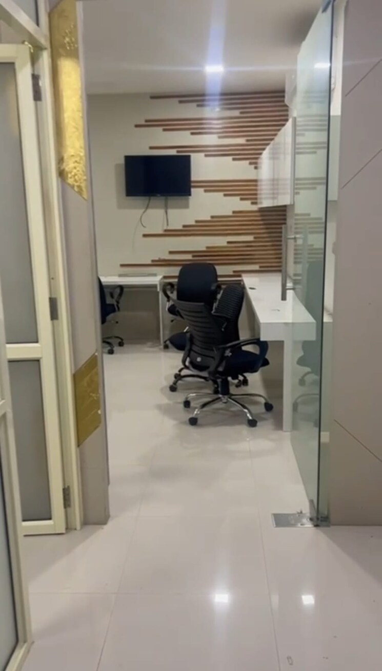 Team Area, science city Commercial Office Space 750 Sq.Ft. In Science City Ahmedabad 8874364