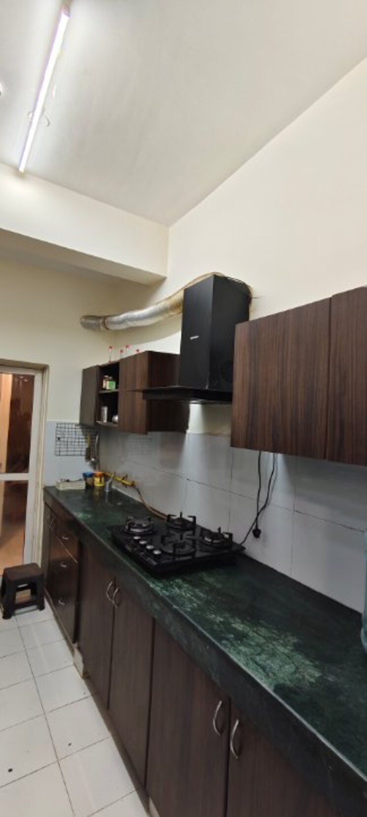 Kitchen, paras-tierea 3 Bedroom 1592 Sq.Ft. Apartment In Sector 137 Noida 8874317