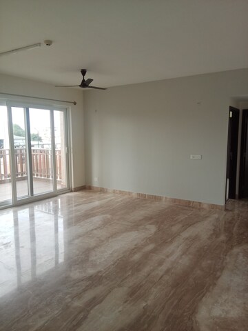 Room in 3.5 BHK Apartment at Mahindra Windchimes, Bannerghatta Road – for Rent
