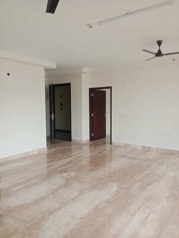 Room in 3.5 BHK Apartment at Mahindra Windchimes, Bannerghatta Road – for Rent