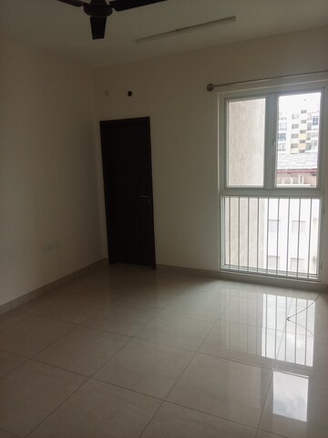 Room in 3.5 BHK Apartment at Mahindra Windchimes, Bannerghatta Road – for Rent