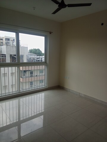 Room in 3.5 BHK Apartment at Mahindra Windchimes, Bannerghatta Road – for Rent