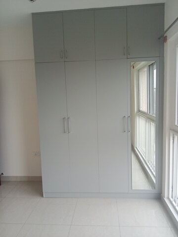 Room in 3.5 BHK Apartment at Mahindra Windchimes, Bannerghatta Road – for Rent