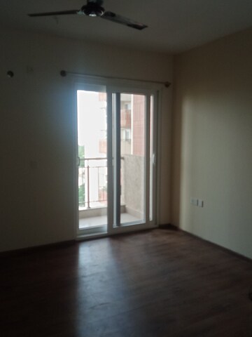 Room in 3.5 BHK Apartment at Mahindra Windchimes, Bannerghatta Road – for Rent