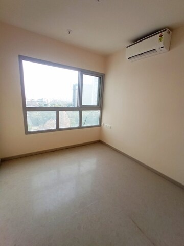 Room in 2 BHK Apartment at Piramal Vaikunth, Balkum Pada – for Sale