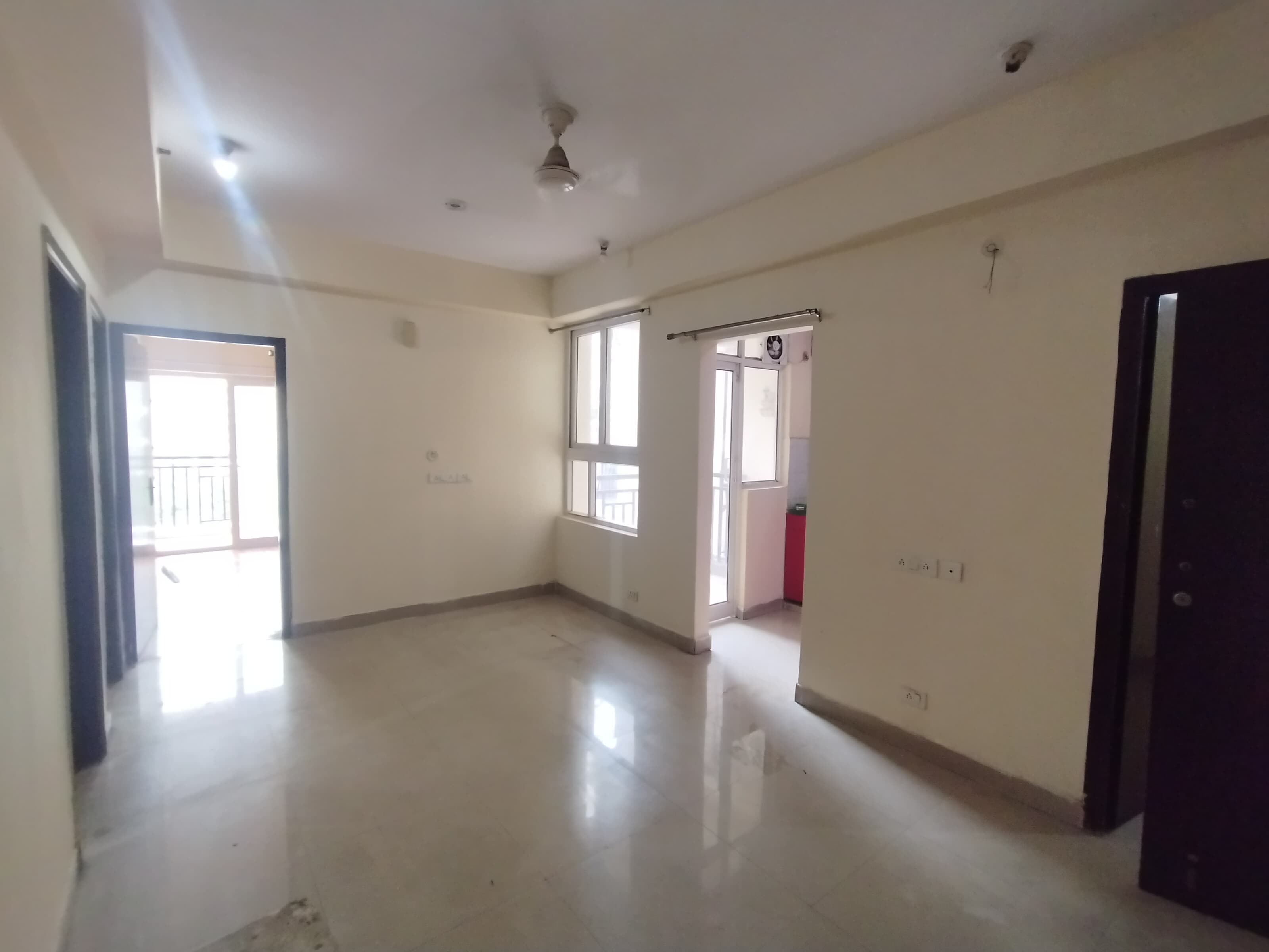 2.5 BHK + Study Room Apartment For Rent in Gaur City 1st Avenue