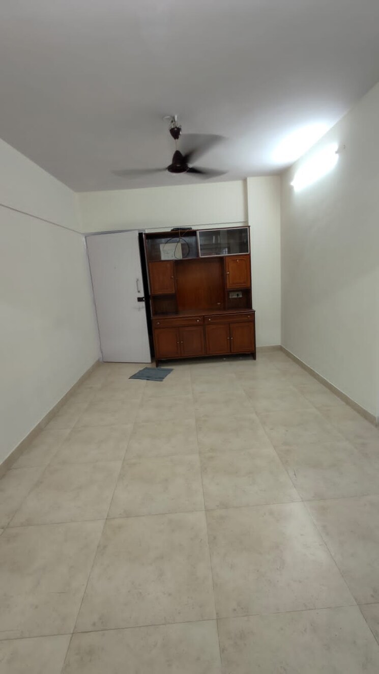 Room, malad-chs 1 Bedroom 420 Sq.Ft. Apartment In Malad East Mumbai 8874537
