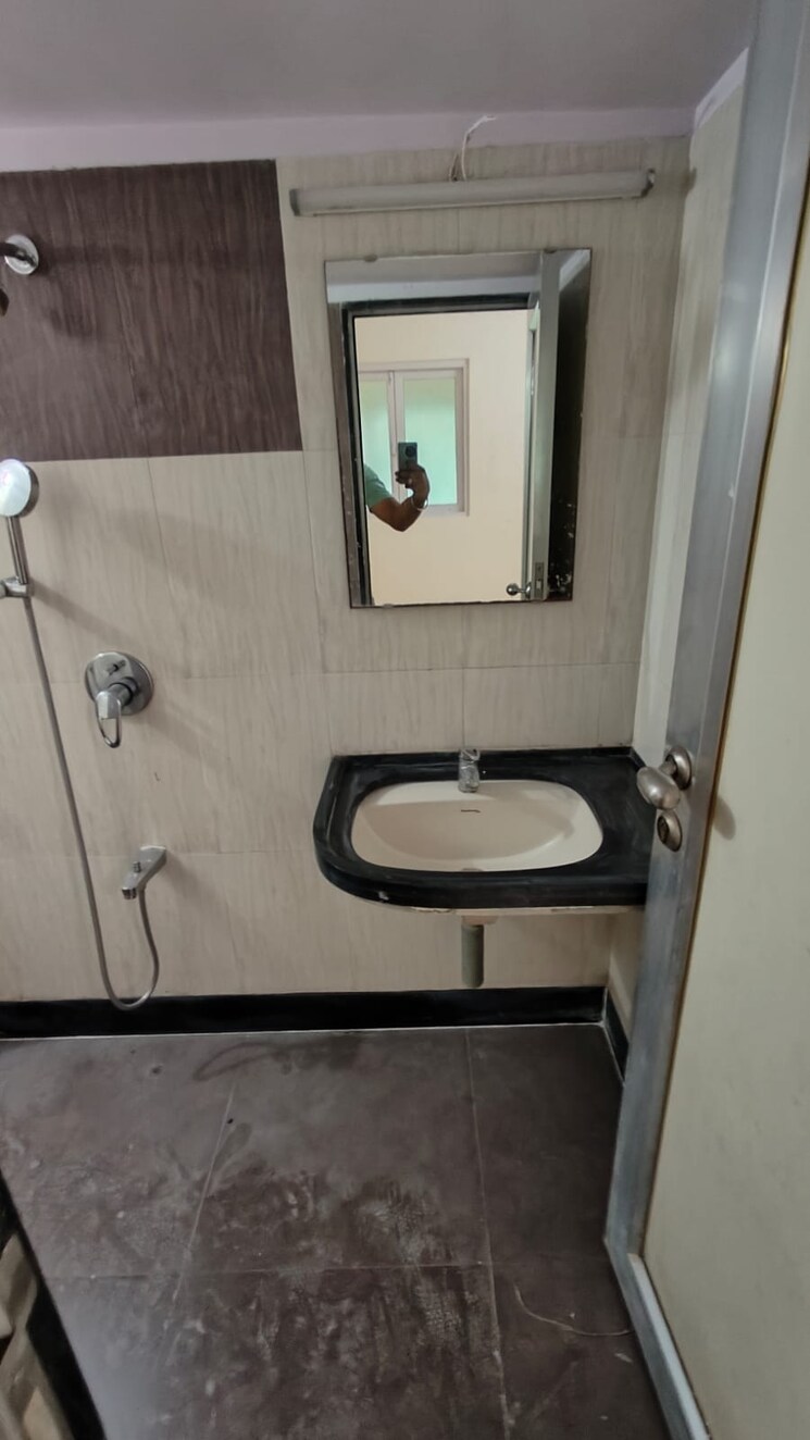 Bathroom, malad-chs 1 Bedroom 420 Sq.Ft. Apartment In Malad East Mumbai 8874537