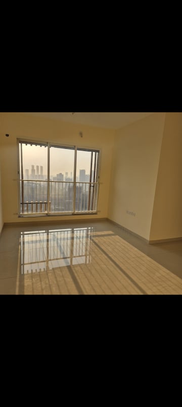 2 BHK Apartment For Rent in UK Iridium, Kandivali East