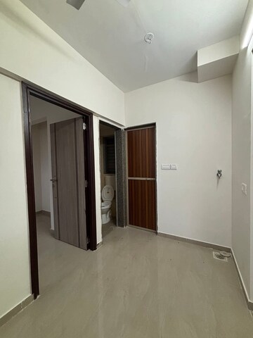 Room in 1 BHK Apartment at Satellite Garden, Goregaon East – for Rent