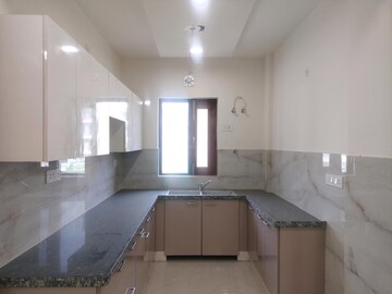 Kitchen in 4 BHK Builder Floor at BPTP Eden Estate, Sector 81 – for Sale