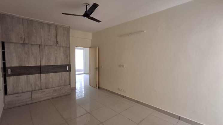 Room, patiala road 3 Bedroom 1400 Sq.Ft. Apartment In Patiala Road Zirakpur 8874622