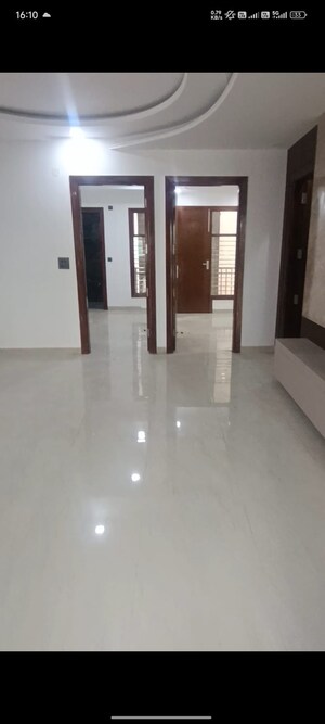 Room in 4 BHK Builder Floor at BPTP Eden Estate, Sector 81 – for Sale