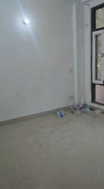 Room in 2 BHK Apartment at Wave Dream Homes, Wave City – for Rent