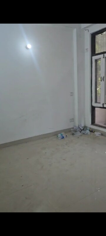 Room in 2 BHK Apartment at Wave Dream Homes, Wave City – for Rent