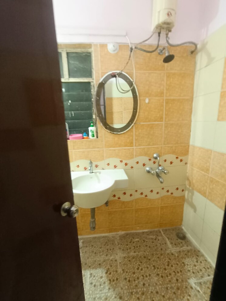 Bathroom, aishwaryam-ventures 2 Bedroom 867 Sq.Ft. Apartment In Pimpri Chinchwad Pcmc Pune 8874619