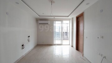 Room in 4 BHK Apartment at Eros Edenwood Towers, Lakkarpur – for Sale