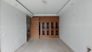Room in 4 BHK Apartment at Eros Edenwood Towers, Lakkarpur – for Sale