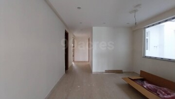 Room in 4 BHK Apartment at Eros Edenwood Towers, Lakkarpur – for Sale