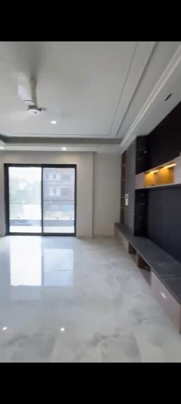 Kitchen in 4 BHK Apartment at BPTP Eden Estate, Sector 81 – for Sale