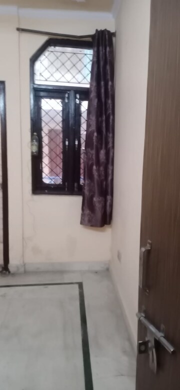 Building Lobby in 2 BHK Builder Floor at Laxmi Nagar – for Rent