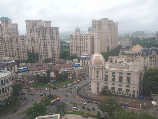 1 BHK Apartment For Sale in Hiranandani Regent Hill