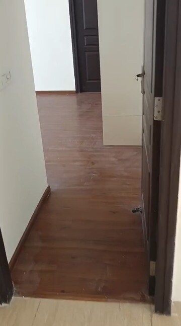 Room in 3 BHK Apartment at 3C Orris Greenopolis, Sector 89 – for Rent