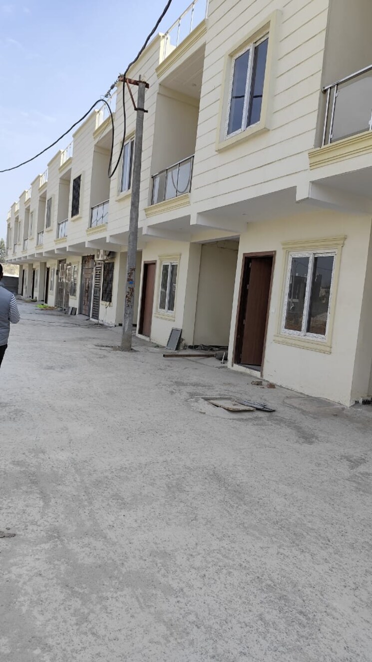 Exterior View, vrindavan-garden 4 Bedroom 100 Sq.Yd. Villa In Sector 16b Greater Noida Greater Noida 8874801